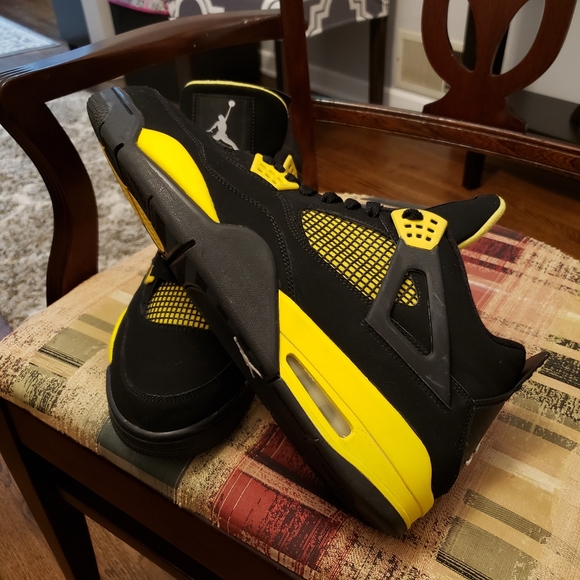 Sold....Jordan 4 Thunder size 14 - Picture 6 of 8